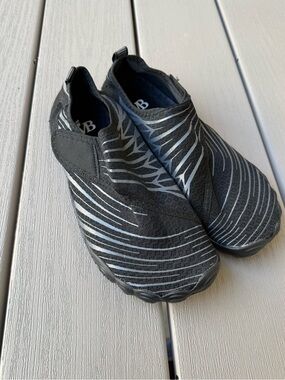VoyaBarefoot Solyn Black Void Barefoot Shoes EU 41 NWOT